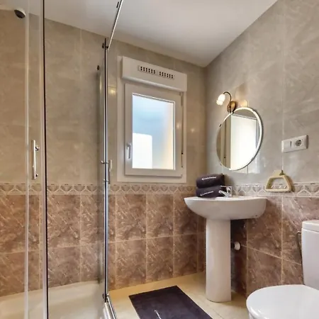 Montbarbat Sleeps 6 Pool Wifi * Lloret de Mar